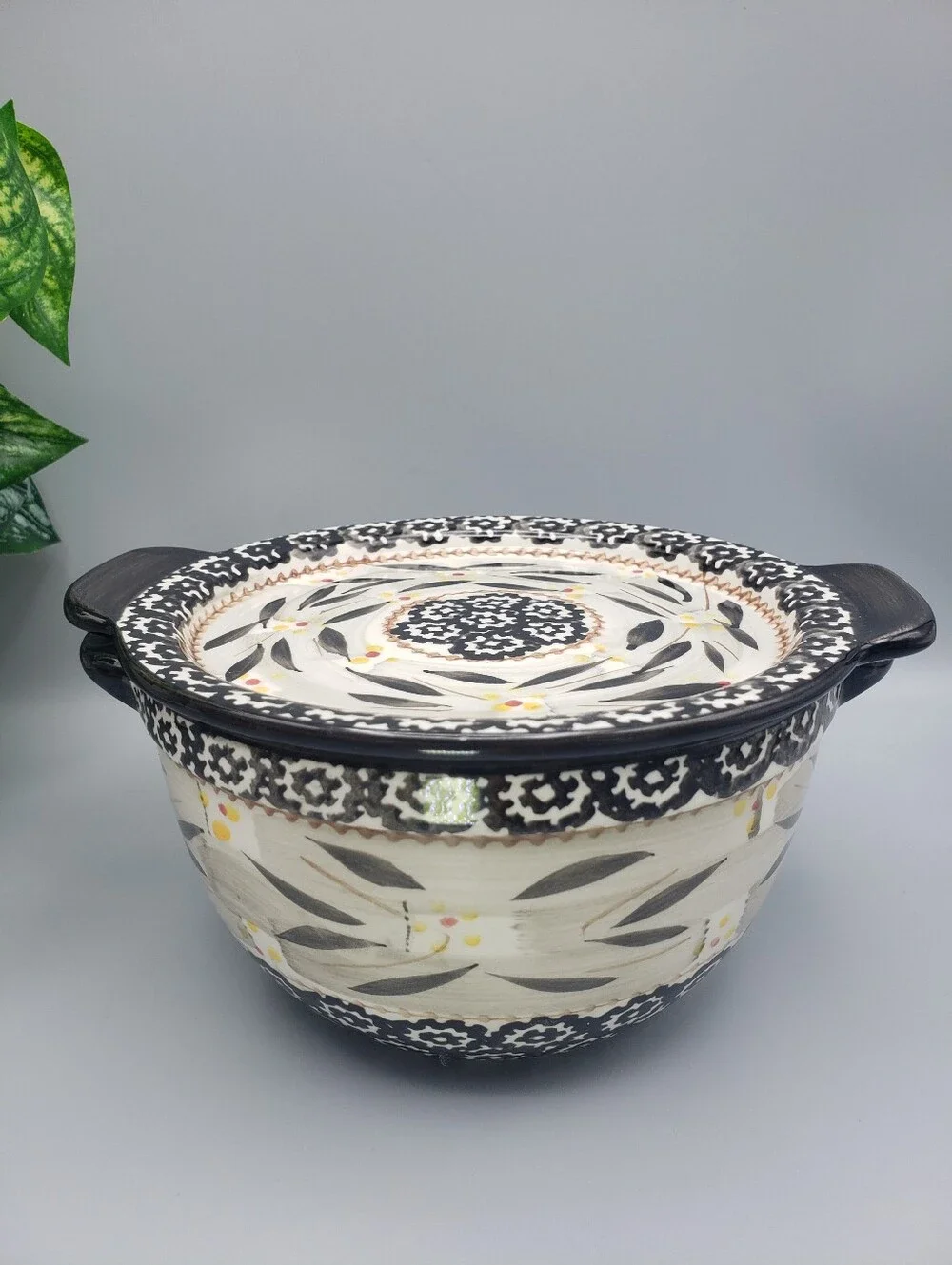Temptations Ceramic Bowl w/ Matching Lid/Plate - Old World Black 1 Quart Size